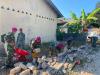 PULIHKAN RUMAH IBADAH PASCAGEMPA, MARINIR TNI AL BERSIHKAN GEREJA STASI WANGKUNG NTT