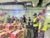 TNI AL KERAHKAN KRI TELUK PARIGI-539 ANGKUT BANTUAN LOGISTIK BENCANA GEMPA BUMI NTT KE MAUMERE