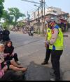 Kecelakaan Lalu-lintas di Wilayah Hukum Jalan Kapten Tendean Jakarta Selatan Personel Lalu Lintas Me