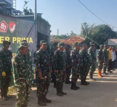 Sambut HUT TNI ke-80, Kodim 0505/JT Bersama Warga "Geruduk" Sungai Kalibata untuk Aksi Bersih-Bersih