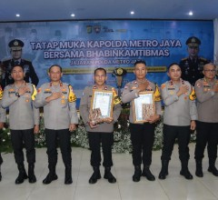 Kapolda beri penghargaaan Anggota Teladan Polres Metro Tangerang Kota