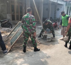 Wujud Kepedulian, Babinsa Kodim 0723/Klaten Karya Bakti Rehab RTLH
