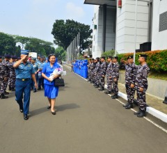 PENUH HARU, SESKOAL GELAR TRADISI PELEPASAN PERSONEL WISUDA PURNA BHAKTI SEMESTER I