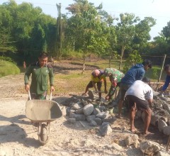 TNI Bersama Warga Wujudkan Jembatan Garuda Di Kalikotes