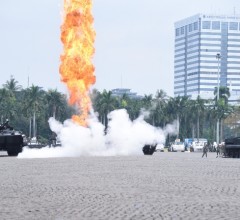KAS KORMAR DAMPINGI PANGLIMA TNI TINJAU GLADI HUT KE-80 TNI
