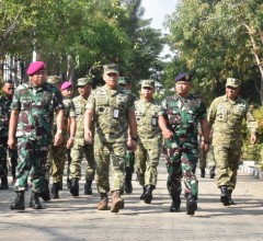PERKUAT KESIAPAN ALUTSISTA, MEWAKILI DANKODAERAL III, WADAN DAMPINGI KABAHARWAT KEMHAN RI TINJAU FAS