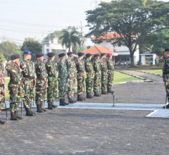 KODAERAL V TEKANKAN DISIPLIN DAN KEBERSIHAN LINGKUNGAN PADA SELURUH PERSONEL DALAM APEL GABUNGAN