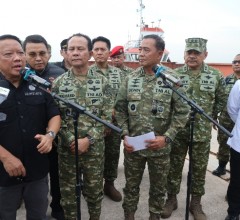 Gagalkan Penyelundupan LTJ dan Unsur Radioaktif Ilegal, Kasum TNI dan Pangkoarmada RI Tinjau Barang 