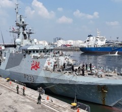 PERERAT HUBUNGAN BILATERAL, WAKILI DANKODAERAL III, WADAN KODAERAL III SAMBUT KAPAL PERANG INGGRIS H