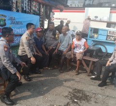 Jaga Jakarta On The Spot, Kapolsek Ciracas Sambangi Warga Susukan Perkuat Sinergi Jaga Kamtibmas