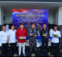 TIM GABUNGAN TNI AL GAGALKAN PENYELUNDUPAN PASIR DAN BALOK TIMAH ILEGAL SENILAI MILIARAN RUPIAH DI J