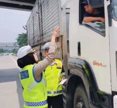 Induk PJR BSD Korlantas Polri Intenskan  Blue Light Patrol Tindak Tegas Kendaraan Patkir sembarangan