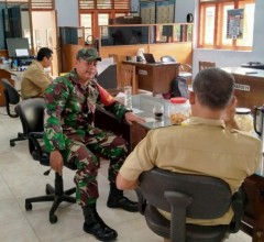 Babinsa Jimbung Perkuat Sinergi Dengan Perangkat Desa, Sampaikan Ini