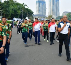 KASAL DAMPINGI PANGLIMA TNI LEPAS RIBUAN PESERTA TNI RUN 2026