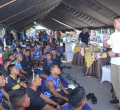 DERU KAYUHAN DAN SEMANGAT KEBERSAMAAN, KAS KORMAR BERIKAN MOTIVASI PESERTA LOMBA DRAGON BOAT PIALA P