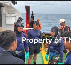 TNI AL EVAKUASI LIMA JENAZAH KORBAN VIRGO TRANSPORT 8 DI HARI KE-13 OPERASI SAR