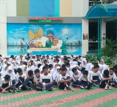 Menko PMK Tinjau Cek Kesehatan Gratis di SMPN 202 Jakarta, Dorong Kesadaran Hidup Sehat Sejak Dini
