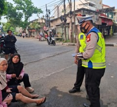 Kecelakaan Lalu-lintas di Wilayah Hukum Jalan Kapten Tendean Jakarta Selatan Personel Lalu Lintas Me