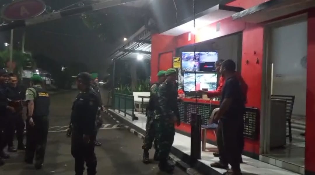 Patroli bersama Komduk, Sinergi TNI dan Warga Jaga Wilayah Tetap Aman dan Kondusif