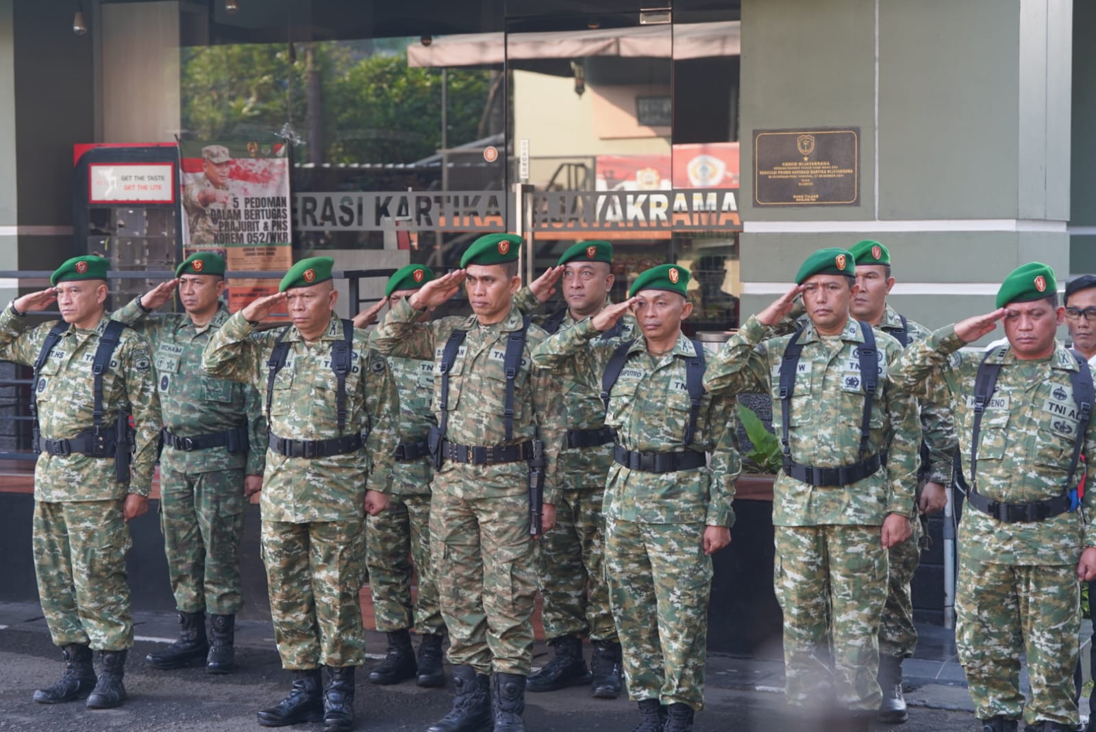 Danrem 052/Wijayakrama Pimpin Upacara 17-an dan Pelepasan Purna Tugas, Perkokoh Jiwa Korsa dan Seman
