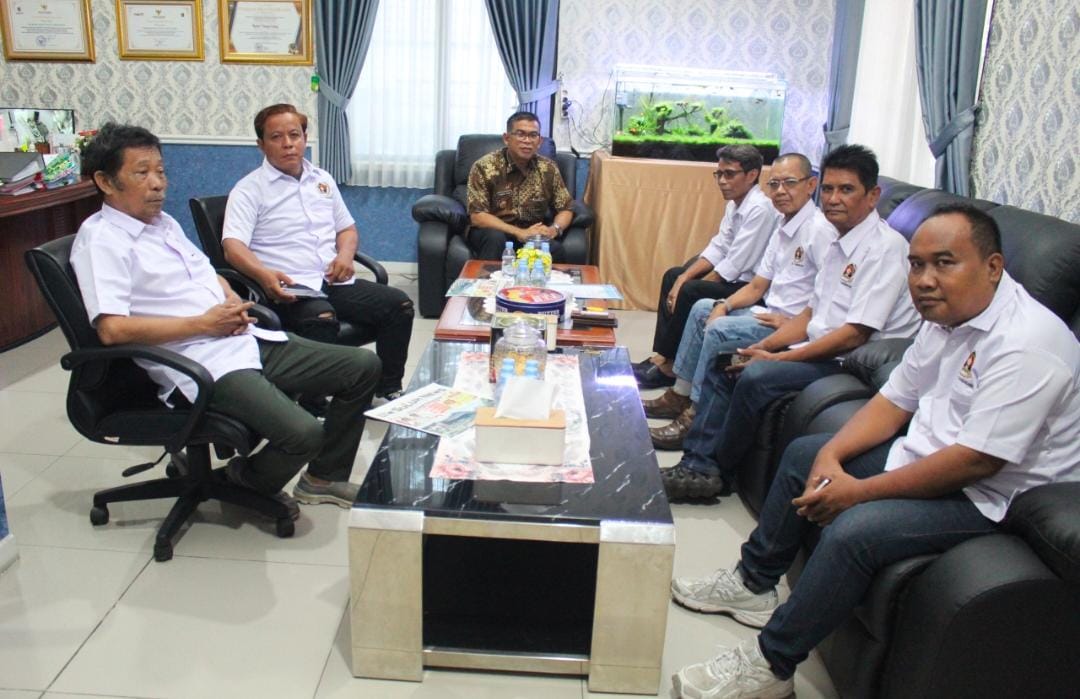 PWI Kota Tangerang Serahkan SK ke Kesbangpol, Wawan Fauzi: Peran Media Bisa Berdampak Besar hingga F