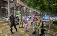 Babinsa Koramil 03/Ps.Rebo-Ciracas dan Komduk Gencarkan Patroli Malam, Ciptakan Ciracas Aman dan Kon