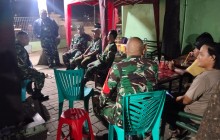 Babinsa Koramil 06/Cakung Bersama Tiga Pilar dan Warga Perkuat Patroli/Siskamling, Wujudkan Lingkung