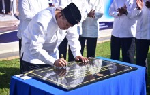 PANGKORMAR LETAKKAN BATU PERTAMA RENOVASI MASJID AL IKHLAS KESATRIAN MARINIR CILANDAK