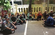 Babinsa Koramil 02/Matraman dan Tiga Pilar Gelar Patroli Malam