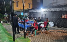 Babinsa Koramil 03/Pasar Rebo–Ciracas Bersama Warga Gelar Patroli/Siskamling Perkuat Keamanan Lingku