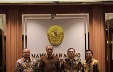 Langkah SMSI Membantu Mahkamah Agung Mengerem Tumpukan Perkara