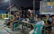 Babinsa Koramil 0901-04/Palaran Gelar Nobar Piala Dunia 2026 Bersama Warga