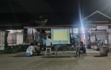 Babinsa Sungai Pinang Luar Hadiri Nobar Piala Dunia 2026 Bersama Warga