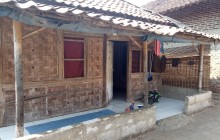 Setahun Ngumpulin Berkas PRTLH Warga Bakung Gigit Jari, Pagar Rumah Anyam Bambu, di Duga Nama Dicore