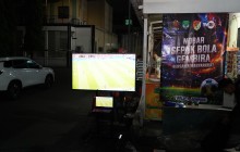 Korem 051/Wijayakarta Bersama Warga Nobar Piala Dunia 2026 di Pangkalan Ojek Jababeka