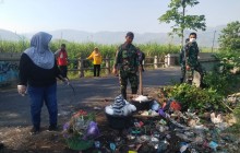 Koramil 10/Gantiwarno Bersama Forkopimcam Gelar Karya Bakti Bersihkan Jalur Wedi–Karangturi–Gedangsa