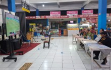 Pererat Kebersamaan, TNI Gelar Nobar Piala Dunia 2026 Bersama Warga di Terminal Kampung Rambutan