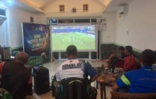 Piala Dunia; Babinsa Kodim 0504/JS Bersama Masyarakat Nabar 