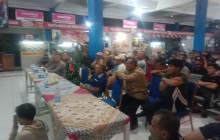 Koramil 03/Pasar Rebo–Ciracas Gelar Nobar Sepak Bola Gembira Bersama Warga