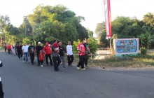 Semarak HUT Ke-81 RI, Dandim 0723/Klaten Jalan Sehat Bersama Warga Asrama Kodim