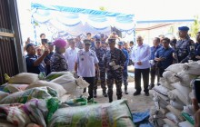 TNI AL GAGALKAN PENYELUNDUPAN BAHAN TAMBANG KE MALAYSIA, AMANKAN 75,7 TON PASIR TIMAH ILEGAL DI BELI