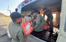 MELALUI JALUR UDARA, TNI AL PERCEPAT DISTRIBUSI BANTUAN LOGISTIK BAGI MASYARAKAT NTT