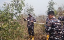 TNI AL DAN TIM GABUNGAN BERUPAYA PADAMKAN KARHUTLA DI BANJARBARU 