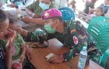 BANTU PEMULIHAN TRAUMA DAN KESEHATAN WARGA, SATGAS GULBENCAL TNI AL GELAR TRAUMA HEALING DAN YANKES 