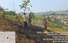 BABINSA KODIM 0901/SAMARINDA BERSAMA WARGA SIGAP PADAMKAN KEBAKARAN LAHAN DI TELUK LERONG ILIR
