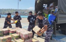 TNI AL TERUS DUKUNG DISTRIBUSI BANTUAN KEMANUSIAAN UNTUK KORBAN GEMPA NTT