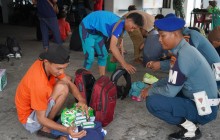 Gerak Cepat Tim Quick Rerspon Lanal Dumai Gagalkan Illegal Entry, 16 Orang dan Satu Speed Boat Berha