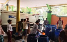 Posal Logending Lanal Cilacap Salurkan 10.000 Liter Air Bersih untuk Warga Terdampak Musim Kemarau