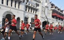 Semarak HUT Ke-81 dan Pecahkan Rekor Muri, Kodaeral V Gelar Panglima TNI Fun Run di Kota Lama Suraba