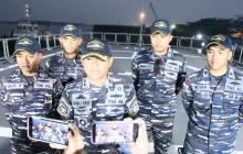 KRI Bung Hatta-370 Kerahkan Alutsista Penuh Evakuasi Korban KM. Virgo Transport 8